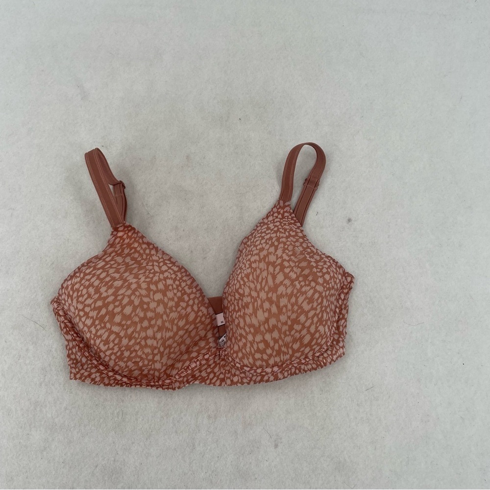 VICTORIA’S SECRET Women’s No-wire Nude leopard print Bra size: 34DDD